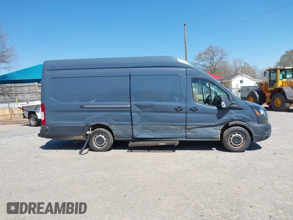 2020 Ford Transit Cargo with VIN 1FTBR3X87LKA48065, listed as a IAAI auction lot 41780797 with 82,385 mi miles. Bid and sale history available at carsss.com. Image 13.