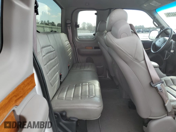 2002 Ford F-150 XL z VIN 2FTRX08L12CA26636, wystawiony jako Copart lot #89254825 z przebiegiem 133 637 mil mil oraz Szkoda całkowita • Salvage title. Historia ofert i sprzedaży dostępna na DreamBid. Obrazek 10.