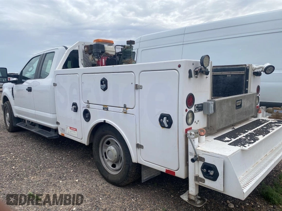 2019 Ford F-350 XL с VIN 1FD7X3A68KEG78527, выставлен на аукционе IAAI как лот 42636585 с пробегом 145 652 миль миль и . История ставок и продаж доступна на DreamBid. Изображение 18.