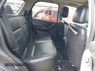 2004 Ford Escape Limited with VIN 1FMCU94144KB50837, listed as a IAAI auction lot 41830815 with 181,729 mi miles. Bid and sale history available at carsss.com. Image 8.