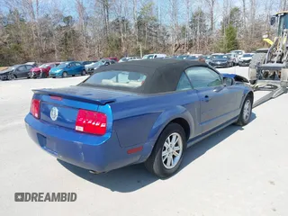 2008 Ford Mustang Deluxe with VIN 1ZVHT84N685193538, listed as a IAAI auction lot 41900065 with 132,208 mi miles and . Bid and sale history available at carsss.com. Image 4.