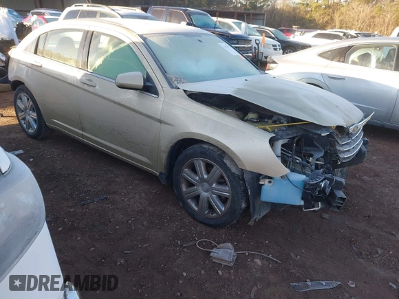 2010 Chrysler Sebring Limited z VIN 1C3CC5FV3AN195265, wystawiony jako IAAI lot #41259012 z przebiegiem 49 375 mil mil oraz . Historia ofert i sprzedaży dostępna na DreamBid. Obrazek 1.