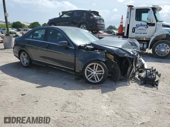 2013 Mercedes-Benz C 300 Sport z VIN WDDGF8AB0DR287004, wystawiony jako Copart lot #63068595 z przebiegiem 51 276 mil mil oraz Szkoda całkowita • Salvage title. Historia ofert i sprzedaży dostępna na DreamBid. Obrazek 4.