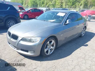 2009 BMW 3 Series 328i xDrive z VIN WBAWV53589P081072, wystawiony jako IAAI lot #42227533 z przebiegiem 207 284 mil mil oraz . Historia ofert i sprzedaży dostępna na DreamBid. Obrazek 2.