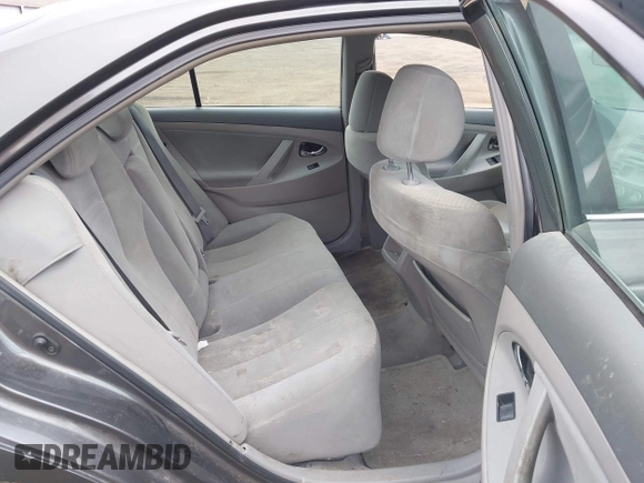 2008 Toyota Camry LE z VIN 4T4BE46K98R035264, wystawiony jako IAAI lot #42271383 z przebiegiem 260 977 mil mil oraz . Historia ofert i sprzedaży dostępna na DreamBid. Obrazek 8.