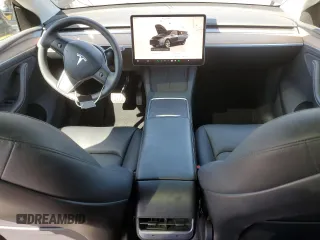 2024 Tesla Model Y Long Range z VIN 7SAYGDEE2RA223052, wystawiony jako Copart lot #61485025 z przebiegiem 13 268 mil mil oraz Szkoda całkowita • Salvage title. Historia ofert i sprzedaży dostępna na DreamBid. Obrazek 8.