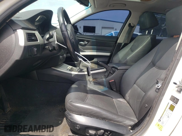 2007 BMW 3 Series 328i with VIN WBAVA33527PG39395, listed as a Copart auction lot 61638825 with 120,130 mi miles and Salvage title. Bid and sale history available at DreamBid. Image 7.