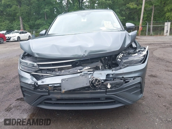 2024 Volkswagen Tiguan S with VIN 3VVFB7AX9RM041943, listed as a IAAI auction lot 42302830 with 29,844 mi miles and . Bid and sale history available at DreamBid. Image 6.
