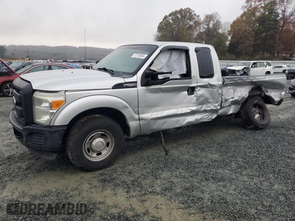 2011 Ford F-250 XL z VIN 1FT7X2A69BEB26338, wystawiony jako Copart lot #72724884 z przebiegiem 351 393 mil mil oraz Szkoda całkowita • Salvage title. Historia ofert i sprzedaży dostępna na DreamBid. Obrazek 1.