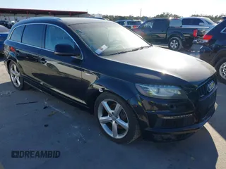 2011 Audi Q7 3.0T S line Prestige with VIN WA1DGBFE8BD005173, listed as a IAAI auction lot 41270572 with 104,732 mi miles. Bid and sale history available at carsss.com. Image 1.