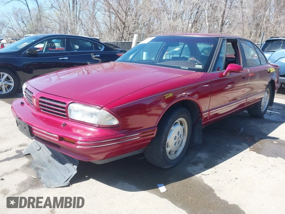 1995 Oldsmobile 88 z VIN 1G3HY52K1SH331973, wystawiony jako IAAI lot #41795311 z przebiegiem 110 407 mil mil oraz . Historia ofert i sprzedaży dostępna na DreamBid. Obrazek 18.