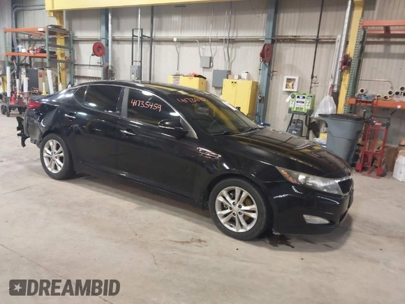 2013 Kia Optima EX z VIN 5XXGN4A77DG257728, wystawiony jako IAAI lot #41735459 z przebiegiem 262 740 mil mil oraz . Historia ofert i sprzedaży dostępna na DreamBid. Obrazek 1.