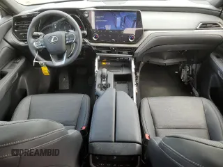 2024 Lexus TX 350 z VIN 5TDAAAB63RS004918, wystawiony jako Copart lot #55462145 z przebiegiem 1 751 mil mil oraz Szkoda całkowita • Salvage title. Historia ofert i sprzedaży dostępna na DreamBid. Obrazek 8.