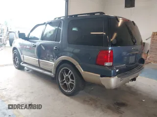 2005 Ford Expedition Eddie Bauer with VIN 1FMPU17585LA92339, listed as a IAAI auction lot 41840325 with 237,470 mi miles. Bid and sale history available at carsss.com. Image 3.