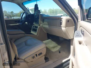 2004 Chevrolet Tahoe LT with VIN 1GNEC13Z34J304556, listed as a IAAI auction lot 41911229 with 275,494 mi miles. Bid and sale history available at carsss.com. Image 5.