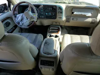 2000 Cadillac Escalade with VIN 1GYEK63R8YR228214, listed as a Copart auction lot 73567434 with 235,399 mi miles and Salvage Title. Bid and sale history available at carsss.com. Image 8.