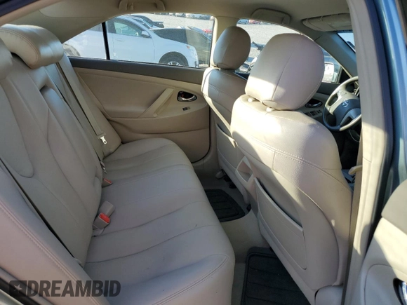 2010 Toyota Camry z VIN 4T1BF3EK1AU556617, wystawiony jako Copart lot #76898584 z przebiegiem 223 564 mil mil oraz Szkoda całkowita • Salvage title. Historia ofert i sprzedaży dostępna na DreamBid. Obrazek 10.