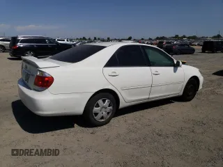 2005 Toyota Camry STD z VIN 4T1BE32K55U025255, wystawiony jako Copart lot #59423275 z przebiegiem 290 722 mil mil oraz Czysty tytuł • Clean title. Historia ofert i sprzedaży dostępna na DreamBid. Obrazek 3.