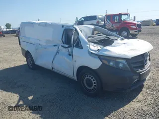 2017 Mercedes-Benz Metris Cargo z VIN WD3PG2EA5H3224490, wystawiony jako IAAI lot #42001238 z przebiegiem 71 869 mil mil oraz . Historia ofert i sprzedaży dostępna na DreamBid. Obrazek 1.