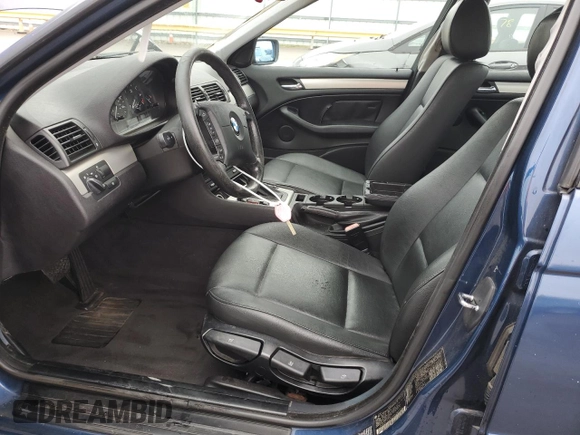 2004 BMW 3 Series 325i with VIN WBAET37434NJ46535, listed as a Copart auction lot 84234724 with 216,105 mi miles and Salvage Title. Bid and sale history available at carsss.com. Image 7.