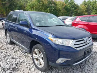 2013 Toyota Highlander Limited with VIN 5TDYK3EH0DS090721, listed as a IAAI auction lot 37416960 with 111,456 mi miles. Bid and sale history available at carsss.com. Image 1.