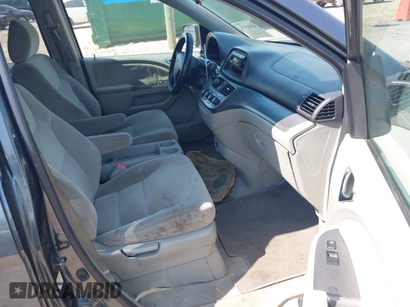 2006 Honda Odyssey LX with VIN 5FNRL38276B074855, listed as a IAAI auction lot 41914975 with 245,881 mi miles. Bid and sale history available at carsss.com. Image 5.