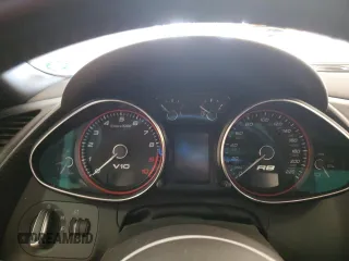 2011 Audi R8 z VIN WUATNAFG7BN002863, wystawiony jako Copart lot #87601245 z przebiegiem Nie podano mil oraz Tytuł czysty. Historia ofert i sprzedaży dostępna na DreamBid. Obrazek 9.
