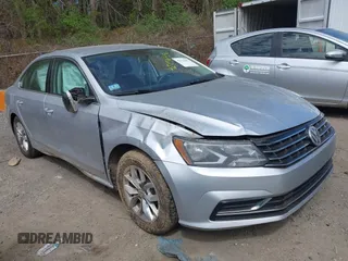 2017 Volkswagen Passat S z VIN 1VWAT7A31HC075505, wystawiony jako IAAI lot #42156456 z przebiegiem 66 698 mil mil oraz . Historia ofert i sprzedaży dostępna na DreamBid. Obrazek 1.