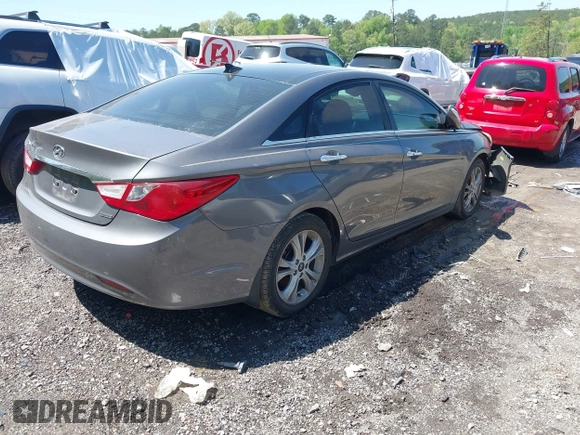 2012 Hyundai Sonata 2.4L Limited PZEV with VIN 5NPEC4ACXCH381439, listed as a IAAI auction lot 41996526 with 215,920 mi miles. Bid and sale history available at carsss.com. Image 4.
