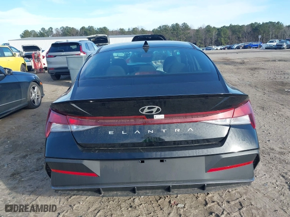 2025 Hyundai Elantra SEL Sport with VIN KMHLM4DG5SU861388, listed as a IAAI auction lot 41491236 with 1,462 mi miles. Bid and sale history available at carsss.com. Image 16.