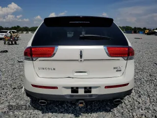 2011 Lincoln MKX z VIN 2LMDJ8JKXBBJ32276, wystawiony jako Copart lot #55921665 z przebiegiem 138 227 mil mil oraz Szkoda całkowita • Salvage title. Historia ofert i sprzedaży dostępna na DreamBid. Obrazek 6.