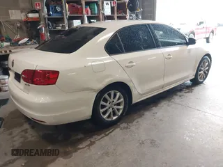 2011 Volkswagen Jetta SE with VIN 3VWDX7AJXBM315916, listed as a IAAI auction lot 42311284 with 207,297 mi miles and . Bid and sale history available at DreamBid. Image 4.