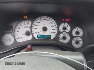 2002 Chevrolet Avalanche z VIN 3GNEK13T42G153921, wystawiony jako IAAI lot #42466306 z przebiegiem 207 826 mil mil oraz . Historia ofert i sprzedaży dostępna na DreamBid. Obrazek 7.