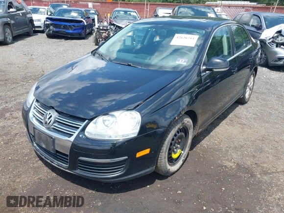 2010 Volkswagen Jetta SE with VIN 3VWRZ7AJ3AM024737, listed as a IAAI auction lot 42626711 with 132,754 mi miles and . Bid and sale history available at DreamBid. Image 6.
