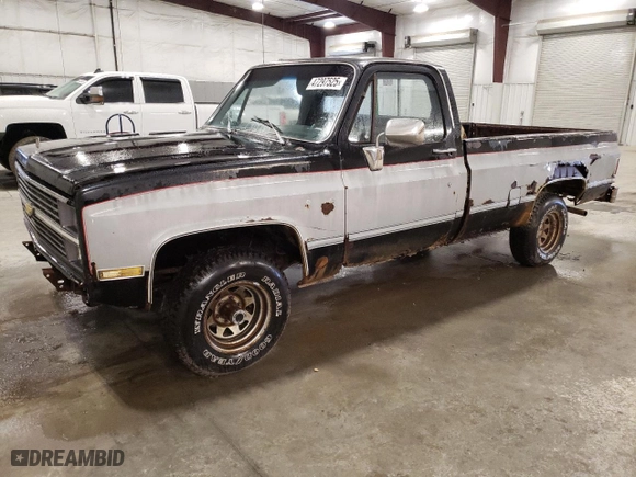 1983 Chevrolet C/K 1500 with VIN 1GCEK14H6DJ151799, listed as a Copart auction lot 47297525 with 6,086 mi miles and Salvage Title. Bid and sale history available at carsss.com. Image 1.