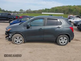 2019 Chevrolet Trax LS with VIN 3GNCJKSB4KL178849, listed as a IAAI auction lot 42006284 with 31,205 mi miles. Bid and sale history available at carsss.com. Image 14.
