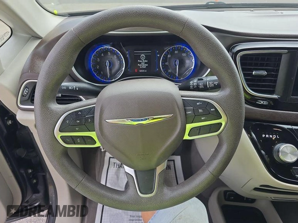 2018 Chrysler Pacifica Touring with VIN 2C4RC1DG1JR148709, listed as a IAAI auction lot 42787000 with 84,531 mi miles and . Bid and sale history available at DreamBid. Image 6.