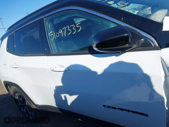 2025 Jeep Compass Limited with VIN 3C4NJDCN0ST566747, listed as a IAAI auction lot 42224070 with 578 mi miles and . Bid and sale history available at DreamBid. Image 13.