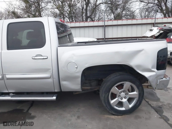 2012 Chevrolet Silverado 1500 LT with VIN 3GCPCSE02CG192161, listed as a IAAI auction lot 41287598 with 284,698 mi miles. Bid and sale history available at carsss.com. Image 17.