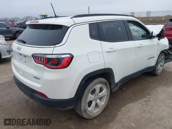 2020 Jeep Compass Altitude z VIN 3C4NJCBB9LT108501, wystawiony jako IAAI lot #41700451 z przebiegiem 66 395 mil mil oraz . Historia ofert i sprzedaży dostępna na DreamBid. Obrazek 4.