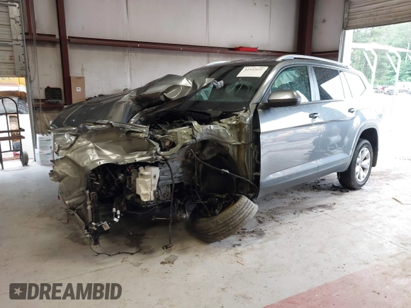 2018 Volkswagen Atlas SE with VIN 1V2LR2CA5JC521085, listed as a IAAI auction lot 42322031 with 100,262 mi miles and . Bid and sale history available at DreamBid. Image 18.