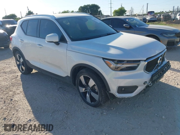 2021 Volvo XC40 Momentum with VIN YV4162UK5M2423299, listed as a IAAI auction lot 41940996 with 50,304 mi miles and . Bid and sale history available at DreamBid. Image 1.