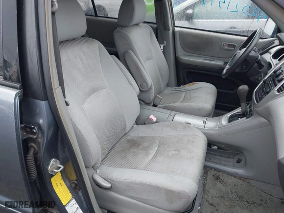 2004 Toyota Highlander with VIN JTEEP21A140053974, listed as a IAAI auction lot 42021517 with 215,387 mi miles. Bid and sale history available at carsss.com. Image 5.