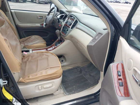 2004 Toyota Highlander with VIN JTEEP21A840034421, listed as a IAAI auction lot 42070644 with 246,243 mi miles. Bid and sale history available at carsss.com. Image 5.