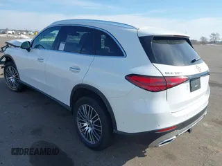2025 Mercedes-Benz GLC with VIN W1NKM4HBXSF282344, listed as a IAAI auction lot 41796811 with 3,209 mi miles. Bid and sale history available at carsss.com. Image 3.