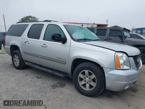 2014 GMC Yukon XL SLT with VIN 1GKS1KE08ER188302, listed as a IAAI auction lot 41531485 with 196,810 mi miles. Bid and sale history available at carsss.com. Image 1.