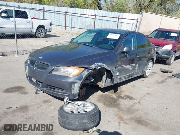2007 BMW 3 Series 328i z VIN WBAVA33567PV64455, wystawiony jako IAAI lot #42029283 z przebiegiem 156 659 mil mil oraz . Historia ofert i sprzedaży dostępna na DreamBid. Obrazek 18.