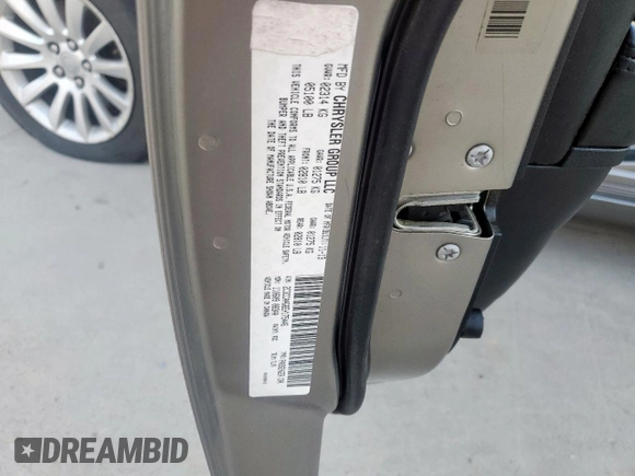 2014 Chrysler 300 z VIN 2C3CCAAG6EH175446, wystawiony jako Copart lot #59797265 z przebiegiem 119 765 mil mil oraz Szkoda całkowita • Salvage title. Historia ofert i sprzedaży dostępna na DreamBid. Obrazek 12.
