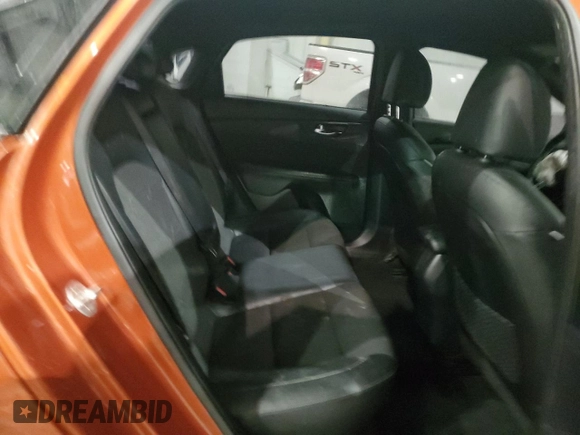 2020 Kia Forte GT-Line z VIN 3KPF34AD8LE162402, wystawiony jako Copart lot #46597505 z przebiegiem 93 797 mil mil oraz Nie do naprawy • Non repairable. Historia ofert i sprzedaży dostępna na DreamBid. Obrazek 10.