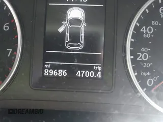 2017 Volkswagen Tiguan S z VIN WVGBV7AX8HK054298, wystawiony jako IAAI lot #42059711 z przebiegiem 89 686 mil mil oraz . Historia ofert i sprzedaży dostępna na DreamBid. Obrazek 14.